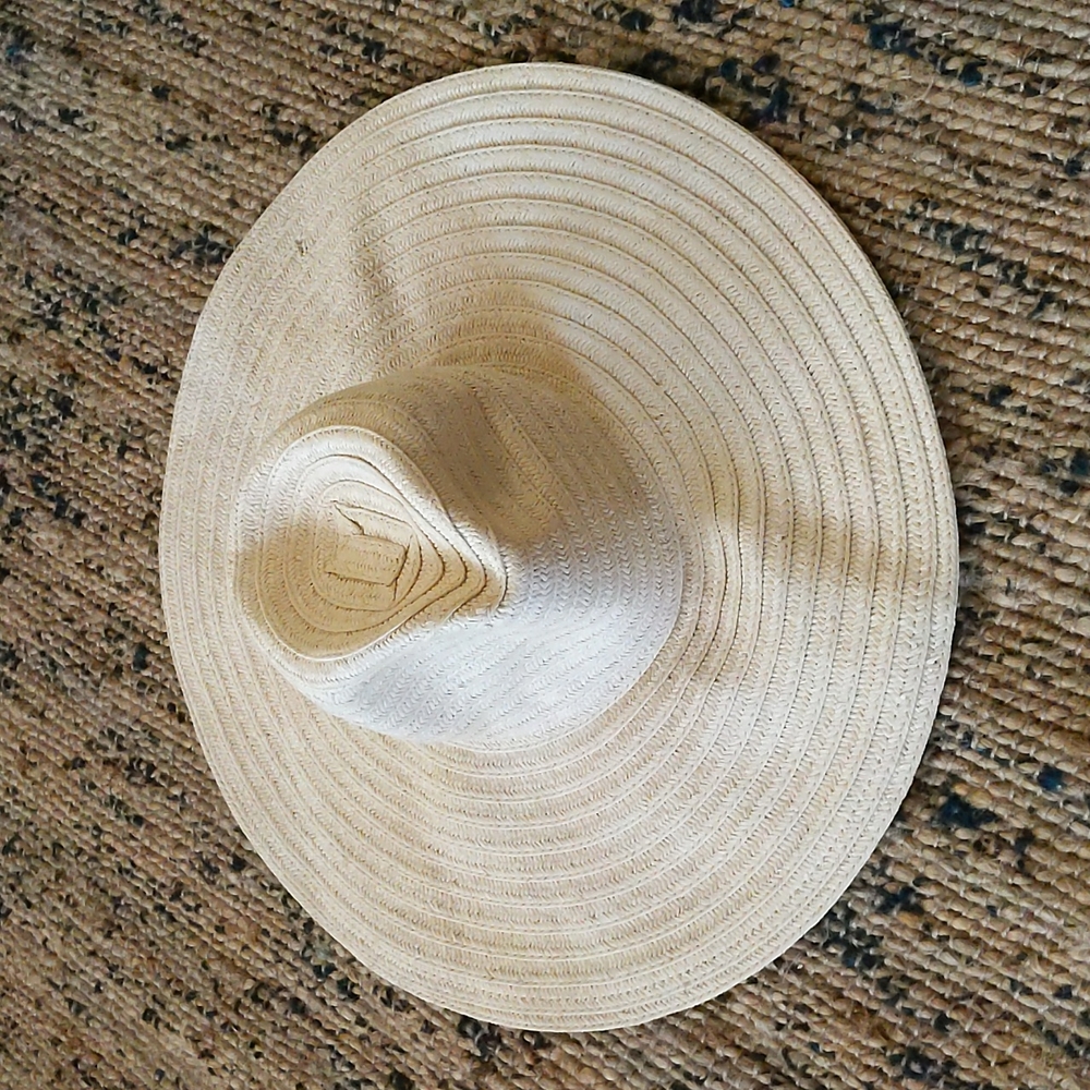 Silence and Noise Hat 56 cnm Gorgeous!!
